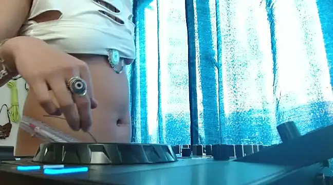 fenixmfx19 online show from January 9, 2025, 6:15 pm