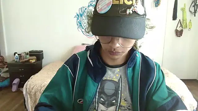 fenixmfx19 online show from February 24, 2025, 7:09 pm