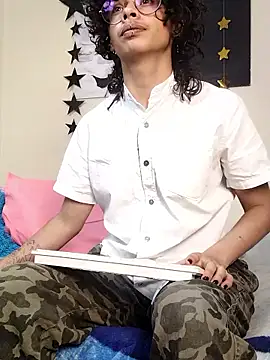 fenixmfx19 online show from February 10, 2026, 11:31 pm