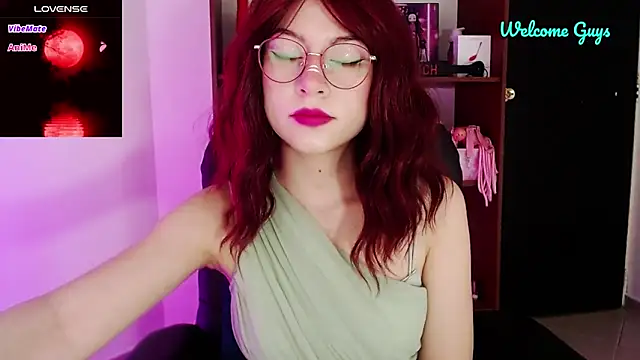 Snapshot of Celeste_Ford_18 chatting on November 28, 2025, 1:47 pm Celeste Ford 18 online show from November 28, 2025, 1:47 pm