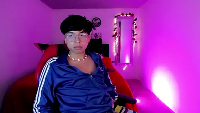 Snapshot of AnggelONfiree chatting on November 26, 2025, 2:01 am AnggelONfiree online show from November 26, 2025, 2:01 am