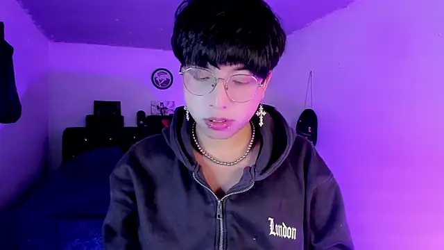 AnggelONfiree online show from February 11, 2026, 3:44 am