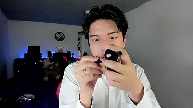 AnggelONfiree online show from March 26, 2026, 11:10 pm