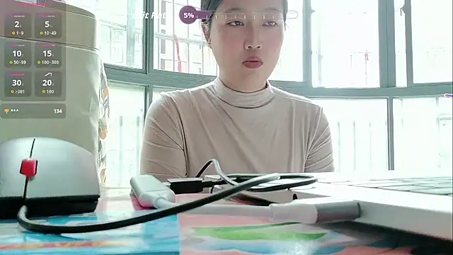 luoxuwen online show from November 2, 2025, 6:05 am