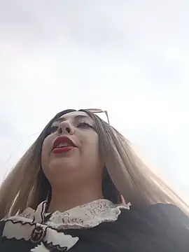 madelaine- online show from November 11, 2025, 7:47 pm