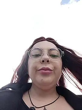 Snapshot of madelaine- chatting on May 22, 2026, 6:46 pm madelaine- online show from May 22, 2026, 6:46 pm