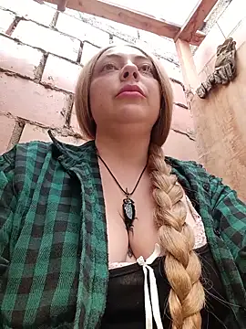 Snapshot of madelaine- chatting on May 29, 2026, 4:27 pm madelaine- online show from May 29, 2026, 4:27 pm