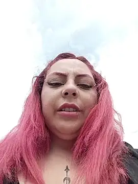 Snapshot of madelaine- chatting on June 5, 2026, 6:46 pm madelaine- online show from June 5, 2026, 6:46 pm