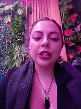 Snapshot of madelaine- chatting on June 6, 2026, 7:29 pm madelaine- online show from June 6, 2026, 7:29 pm