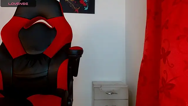 Snapshot of tonibelmont chatting on December 21, 2024, 9:15 pm tonibelmont online show from December 21, 2024, 9:15 pm