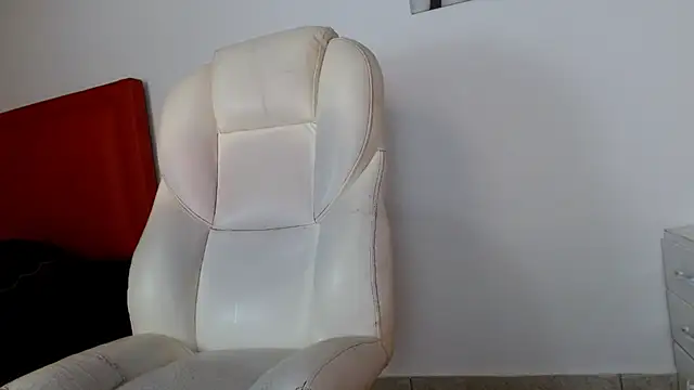 Snapshot of tonibelmont chatting on March 10, 2025, 9:40 pm tonibelmont online show from March 10, 2025, 9:40 pm