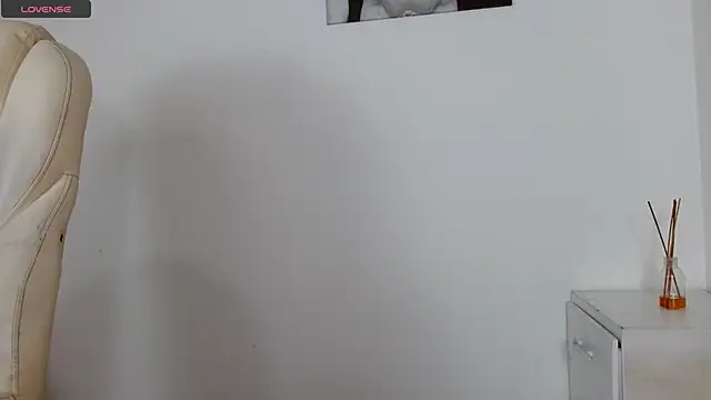 Snapshot of tonibelmont chatting on March 17, 2025, 9:23 pm tonibelmont online show from March 17, 2025, 9:23 pm