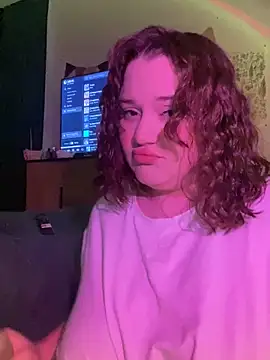 DaisyBooom online show from February 19, 2025, 7:05 pm