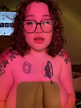 DaisyBooom online show from February 22, 2025, 7:14 pm