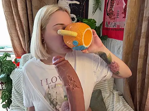 DaisyBooom online show from April 27, 2026, 9:07 am