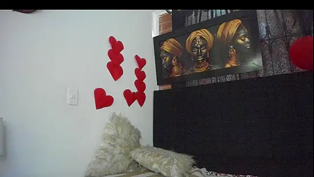 Snapshot of Evaaross_2345 chatting on February 21, 2025, 7:43 pm Evaaross 2345 online show from February 21, 2025, 7:43 pm