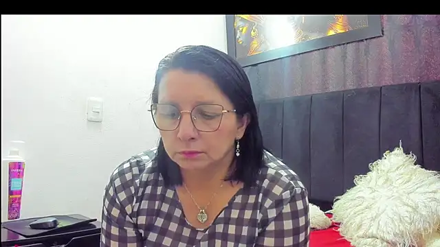 Evaaross 2345 online show from February 7, 2026, 2:10 pm