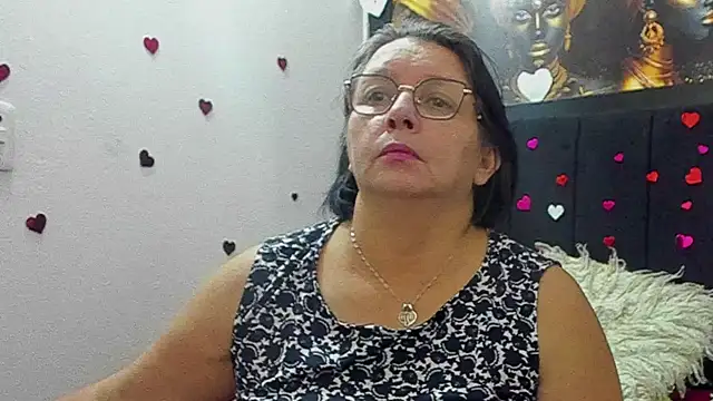 Snapshot of Evaaross_2345 chatting on May 20, 2026, 7:42 pm Evaaross 2345 online show from May 20, 2026, 7:42 pm