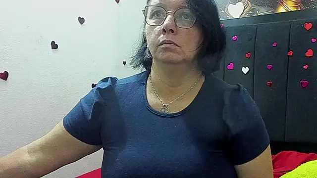 Snapshot of Evaaross_2345 chatting on May 21, 2026, 10:55 am Evaaross 2345 online show from May 21, 2026, 10:55 am