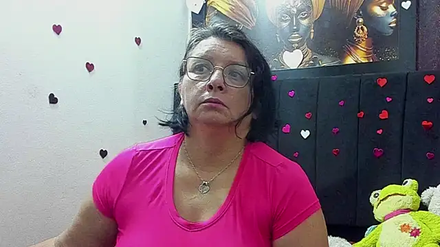 Snapshot of Evaaross_2345 chatting on May 24, 2026, 1:38 pm Evaaross 2345 online show from May 24, 2026, 1:38 pm