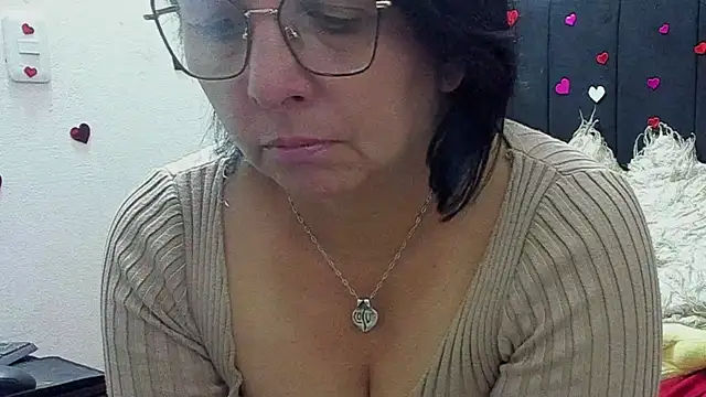Snapshot of Evaaross_2345 chatting on May 30, 2026, 1:19 pm Evaaross 2345 online show from May 30, 2026, 1:19 pm