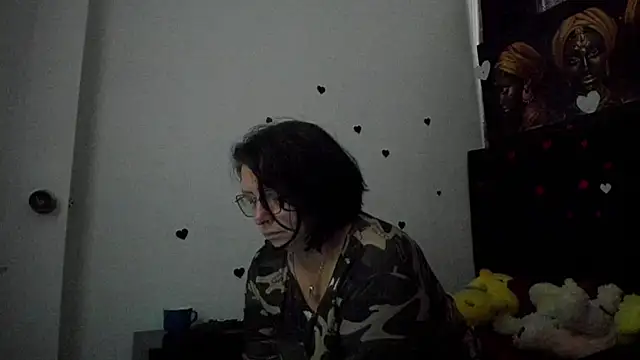 Snapshot of Evaaross_2345 chatting on June 8, 2026, 12:38 pm Evaaross 2345 online show from June 8, 2026, 12:38 pm
