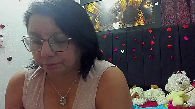 Snapshot of Evaaross_2345 chatting on July 8, 2026, 4:00 pm Evaaross 2345 online show from July 8, 2026, 4:00 pm