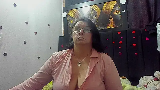 Snapshot of Evaaross_2345 chatting on July 10, 2026, 8:55 pm Evaaross 2345 online show from July 10, 2026, 8:55 pm