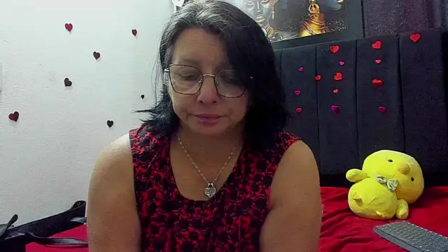 Snapshot of Evaaross_2345 chatting on July 23, 2026, 12:58 pm Evaaross 2345 online show from July 23, 2026, 12:58 pm