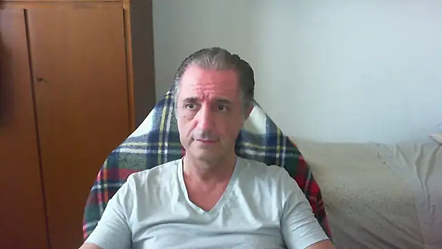 lliuk70mi online show from May 12, 2026, 12:35 pm