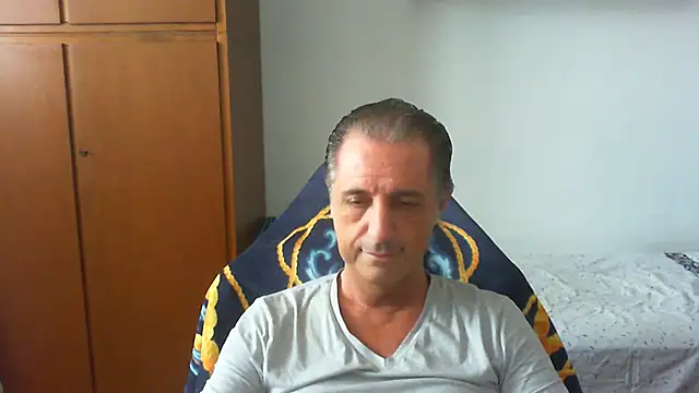 Snapshot of lliuk70mi chatting on June 6, 2026, 1:38 pm lliuk70mi online show from June 6, 2026, 1:38 pm