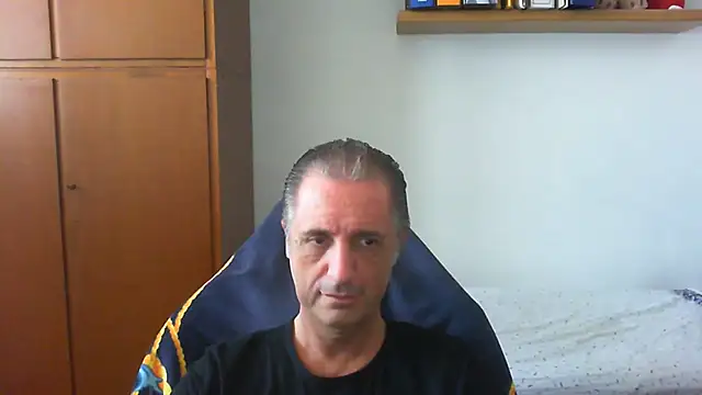Snapshot of lliuk70mi chatting on June 11, 2026, 1:31 pm lliuk70mi online show from June 11, 2026, 1:31 pm