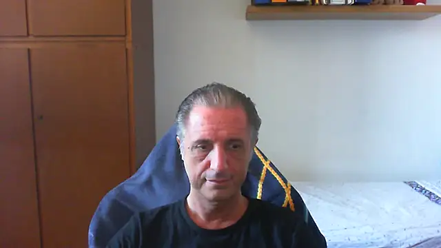 Snapshot of lliuk70mi chatting on June 13, 2026, 2:15 pm lliuk70mi online show from June 13, 2026, 2:15 pm