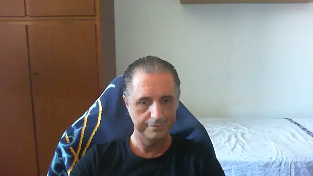 Snapshot of lliuk70mi chatting on June 17, 2026, 1:01 pm lliuk70mi online show from June 17, 2026, 1:01 pm