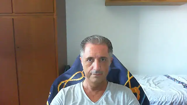 Snapshot of lliuk70mi chatting on June 23, 2026, 12:36 pm lliuk70mi online show from June 23, 2026, 12:36 pm