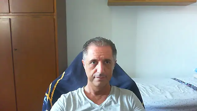 Snapshot of lliuk70mi chatting on June 26, 2026, 11:58 am lliuk70mi online show from June 26, 2026, 11:58 am