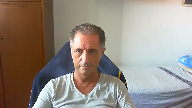 Snapshot of lliuk70mi chatting on June 27, 2026, 8:08 am lliuk70mi online show from June 27, 2026, 8:08 am