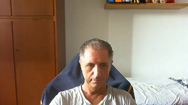 Snapshot of lliuk70mi chatting on June 27, 2026, 2:55 pm lliuk70mi online show from June 27, 2026, 2:55 pm