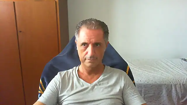 Snapshot of lliuk70mi chatting on June 29, 2026, 12:38 pm lliuk70mi online show from June 29, 2026, 12:38 pm