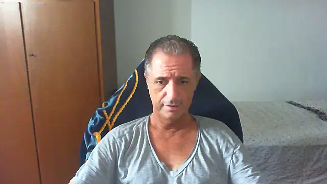 Snapshot of lliuk70mi chatting on July 1, 2026, 11:34 am lliuk70mi online show from July 1, 2026, 11:34 am