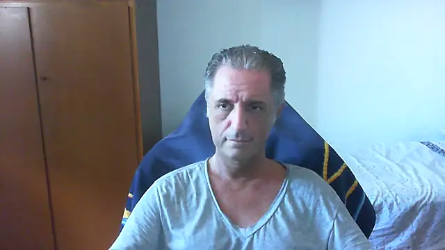 Snapshot of lliuk70mi chatting on July 5, 2026, 12:56 pm lliuk70mi online show from July 5, 2026, 12:56 pm