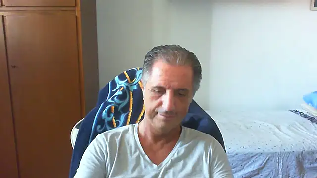 Snapshot of lliuk70mi chatting on July 11, 2026, 12:19 pm lliuk70mi online show from July 11, 2026, 12:19 pm