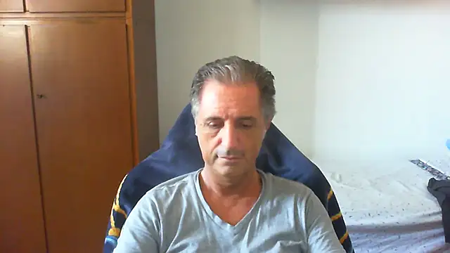 Snapshot of lliuk70mi chatting on July 21, 2026, 1:02 pm lliuk70mi online show from July 21, 2026, 1:02 pm