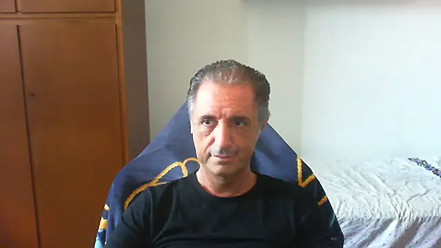 Snapshot of lliuk70mi chatting on July 28, 2026, 1:21 pm lliuk70mi online show from July 28, 2026, 1:21 pm