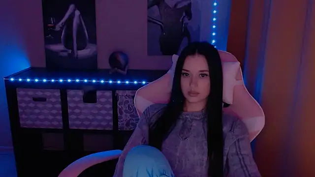 Snapshot of AlisaLink chatting on January 14, 2025, 7:11 pm AlisaLink online show from January 14, 2025, 7:11 pm