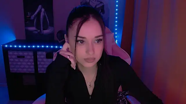 Snapshot of AlisaLink chatting on February 15, 2025, 4:23 pm AlisaLink online show from February 15, 2025, 4:23 pm