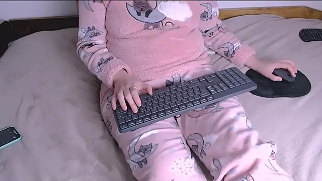 Snapshot of ChubbyMaia chatting on November 23, 2025, 6:24 am ChubbyMaia online show from November 23, 2025, 6:24 am