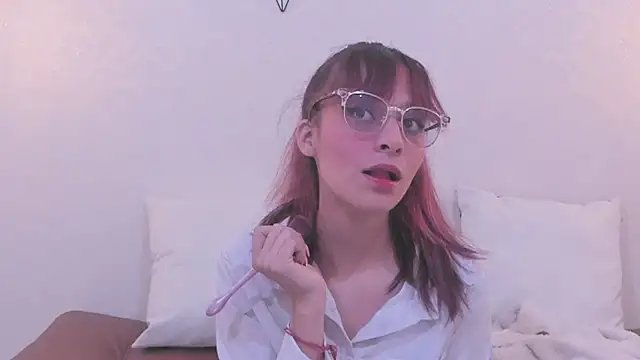 Snapshot of RedMeloddy chatting on January 9, 2025, 7:18 pm RedMeloddy online show from January 9, 2025, 7:18 pm