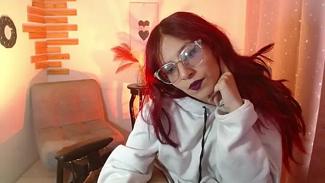 Snapshot of RedMeloddy chatting on May 14, 2026, 10:05 pm RedMeloddy online show from May 14, 2026, 10:05 pm