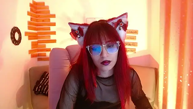 Snapshot of RedMeloddy chatting on May 25, 2026, 11:00 pm RedMeloddy online show from May 25, 2026, 11:00 pm